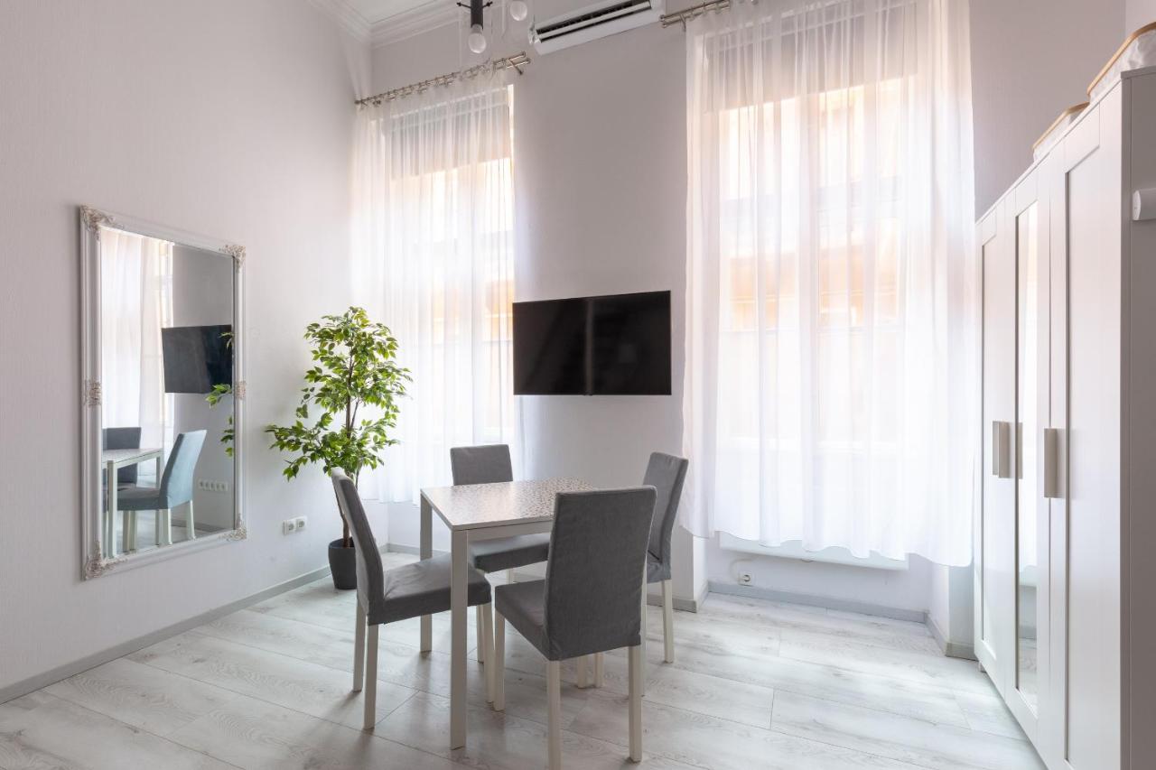 Standard Apartment By Hi5-Relax With Style Studio ブダペスト エクステリア 写真
